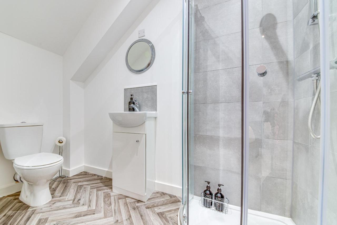 Stylish & Contemporary 2-Bed Townhouse - Parking - Wi-Fi - Netflix Worksop Exterior foto