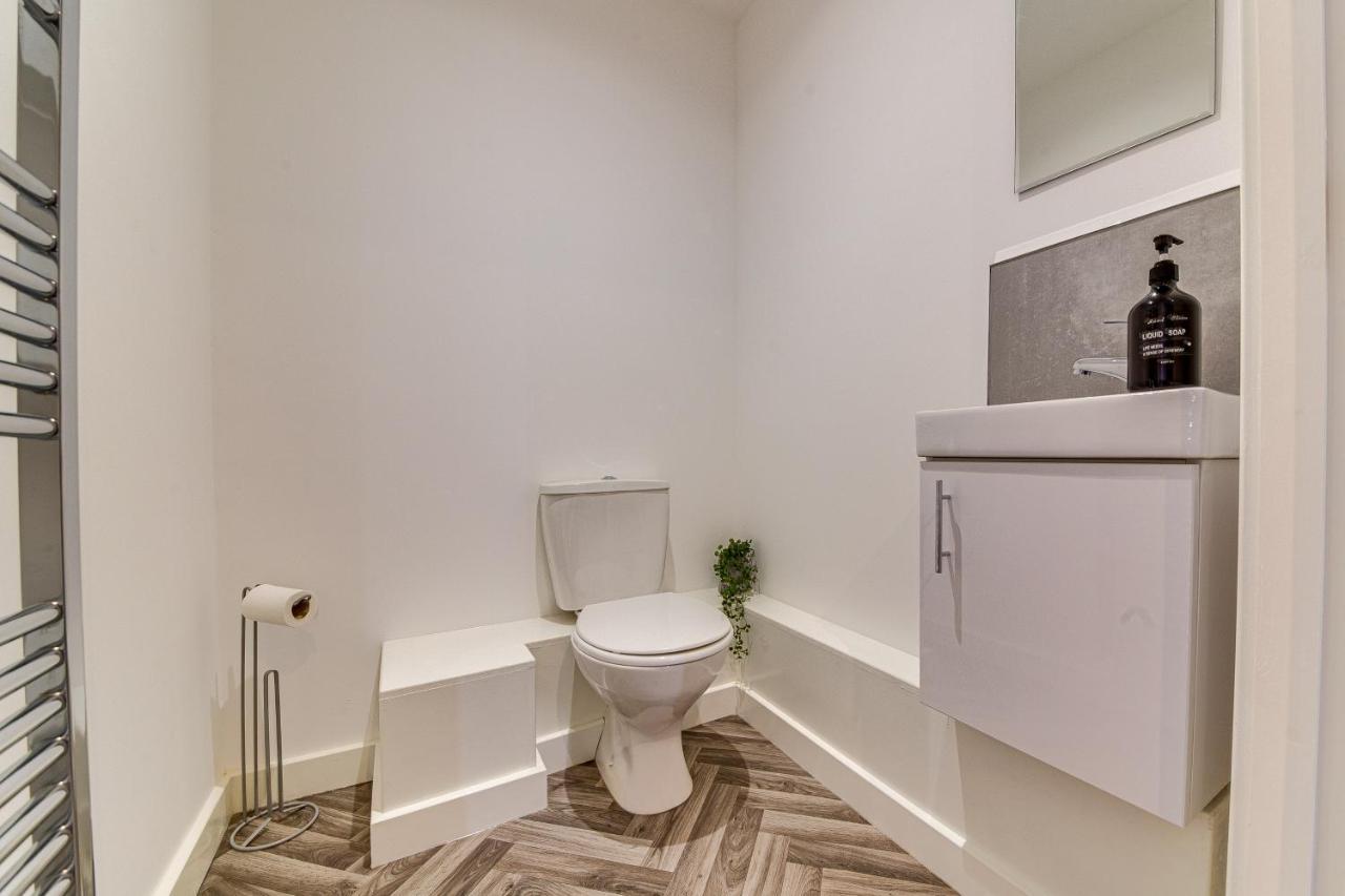 Stylish & Contemporary 2-Bed Townhouse - Parking - Wi-Fi - Netflix Worksop Exterior foto