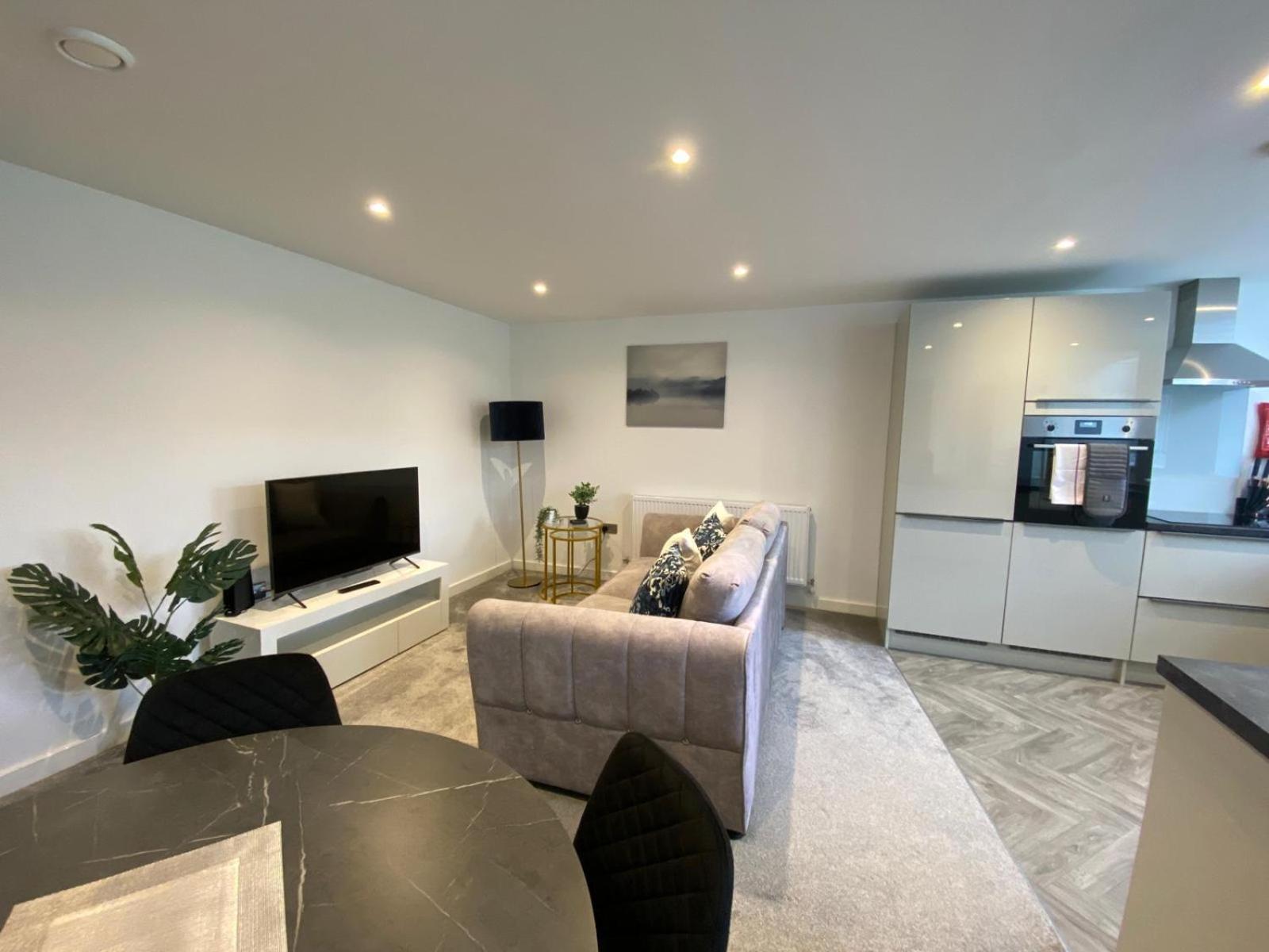 Stylish & Contemporary 2-Bed Townhouse - Parking - Wi-Fi - Netflix Worksop Exterior foto