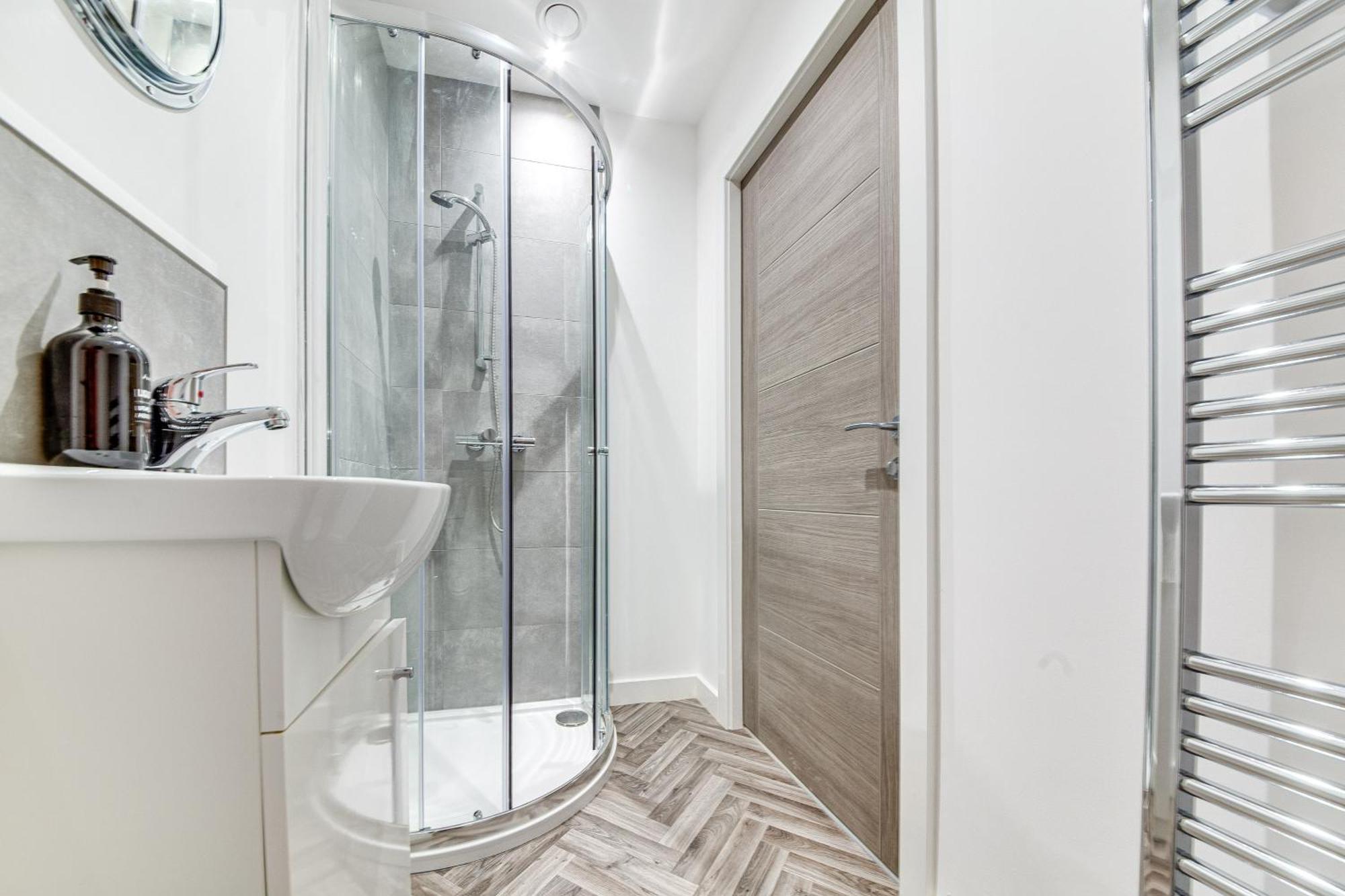 Stylish & Contemporary 2-Bed Townhouse - Parking - Wi-Fi - Netflix Worksop Exterior foto