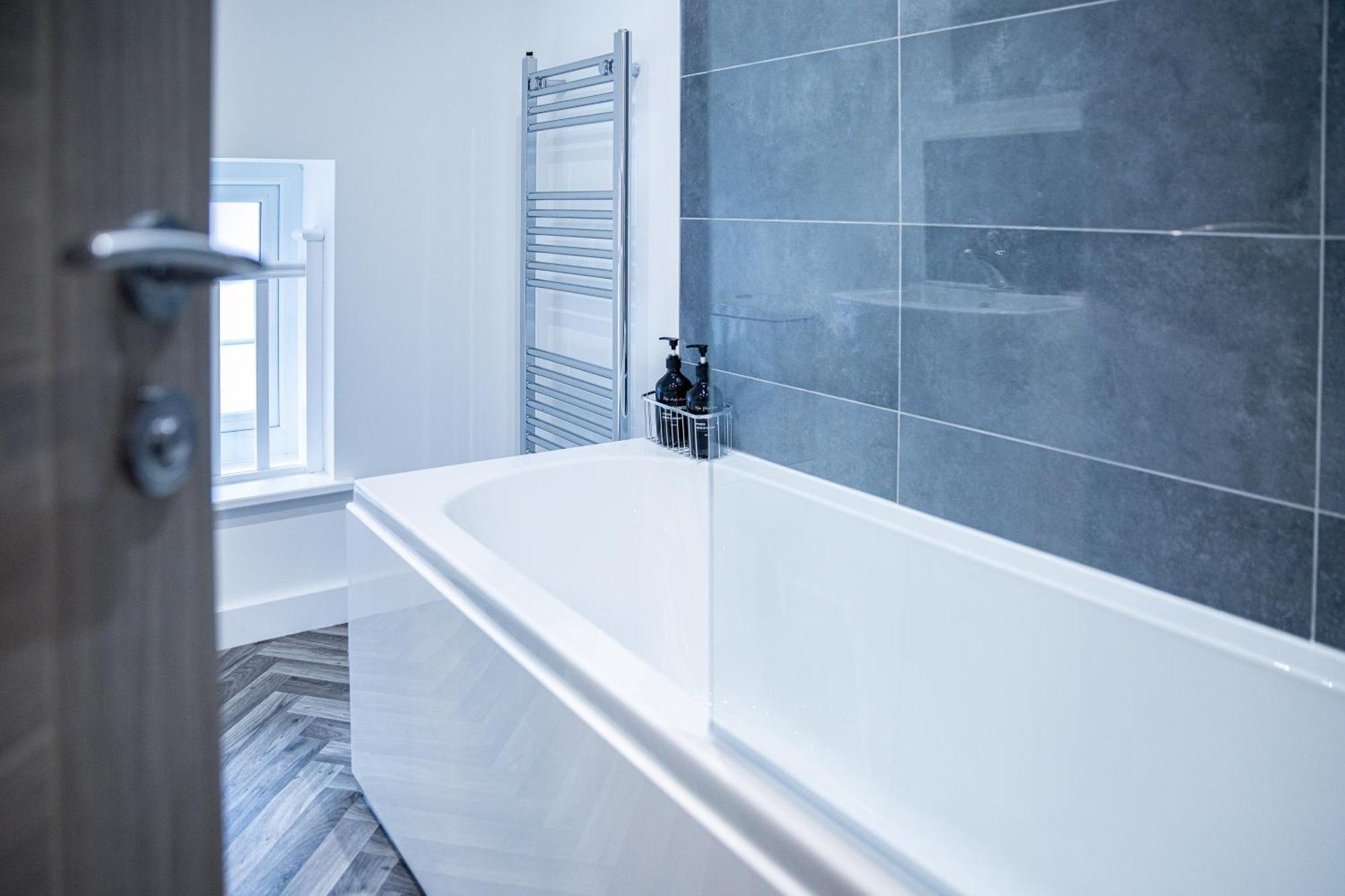 Stylish & Contemporary 2-Bed Townhouse - Parking - Wi-Fi - Netflix Worksop Exterior foto