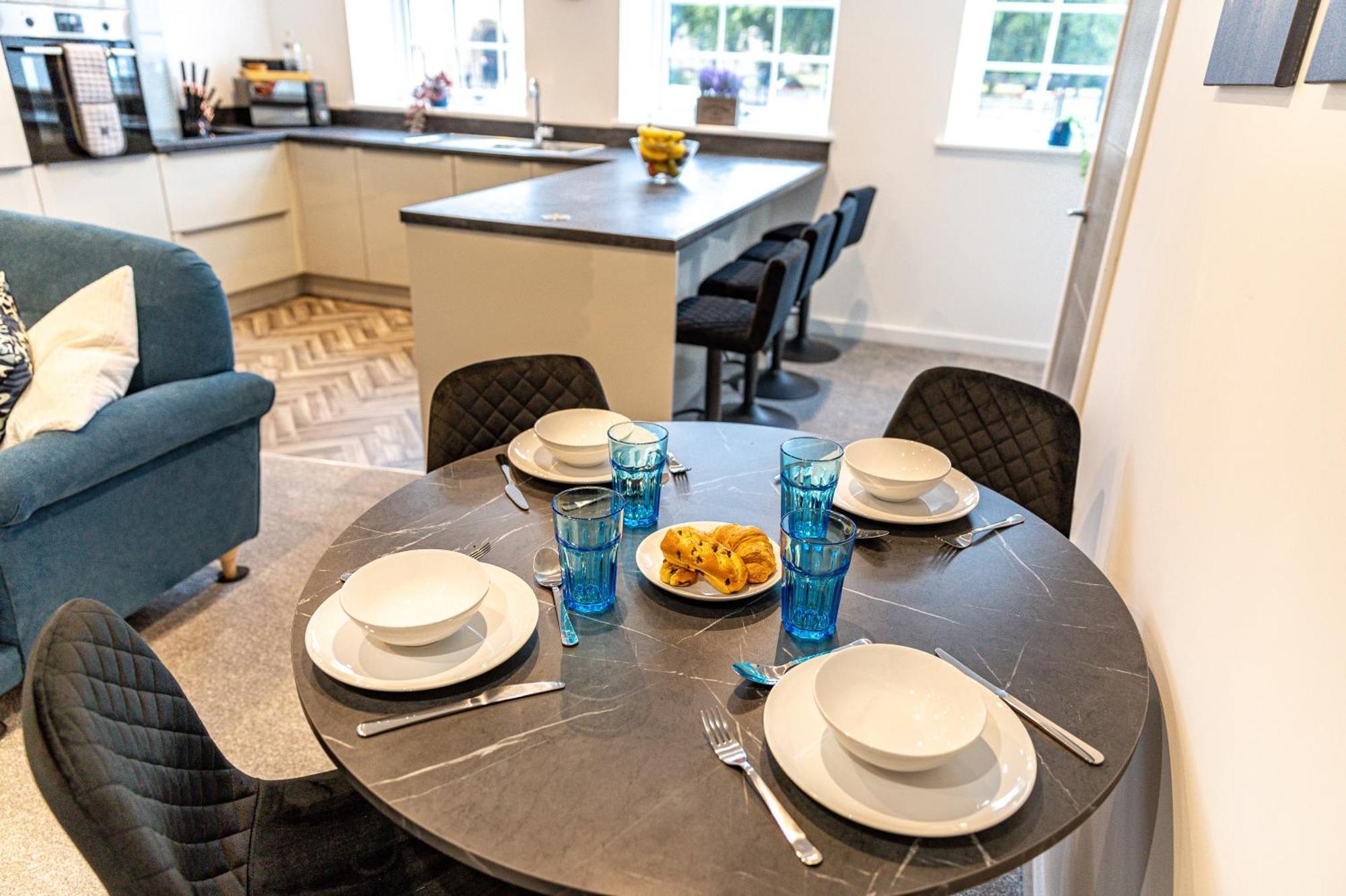 Stylish & Contemporary 2-Bed Townhouse - Parking - Wi-Fi - Netflix Worksop Exterior foto